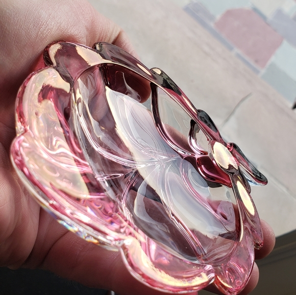 Vintage Pair of Cranberry&Clear Glass Candy/Trinket Leaf Shaped Dishes - Picture 9 of 16